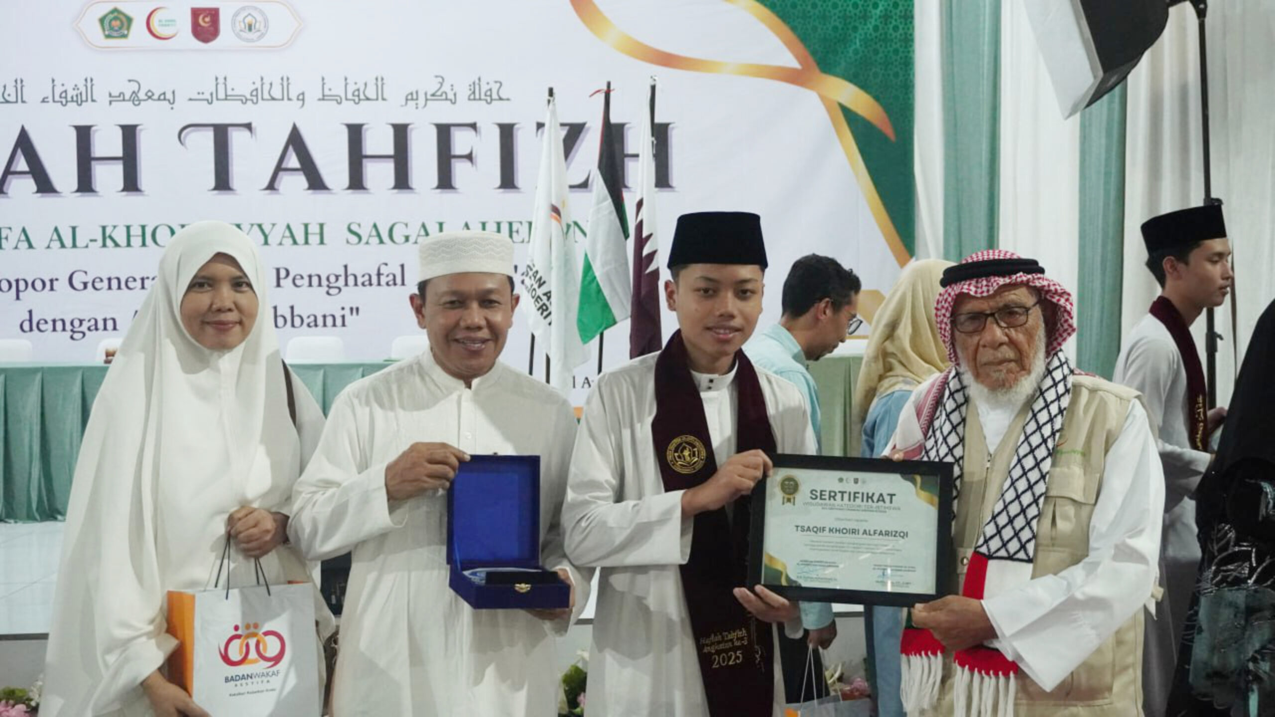 105 Santri Diwisuda, Wujud Generasi Emas Penghafal Al-Qur’an 1 105 Santri Diwisuda