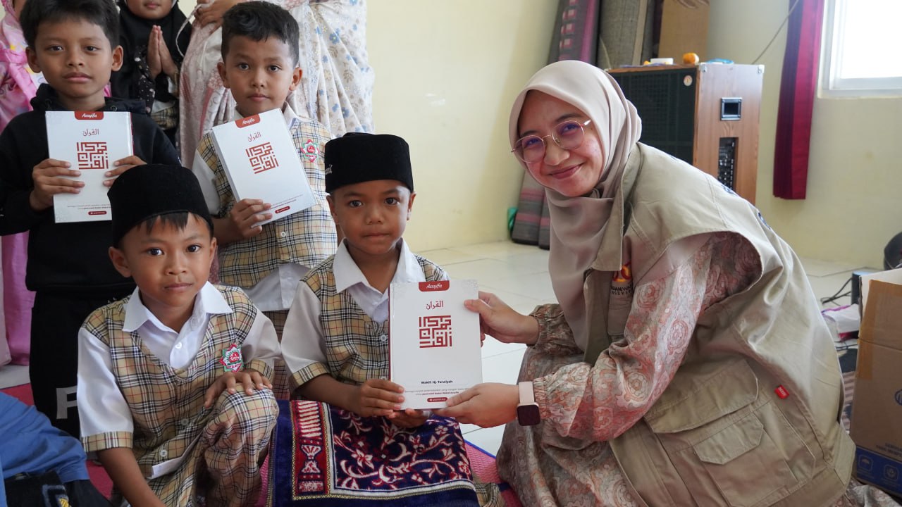 Sambut Hari Santri, Gerakan Wakaf 555 Mushaf Al-Qur’an