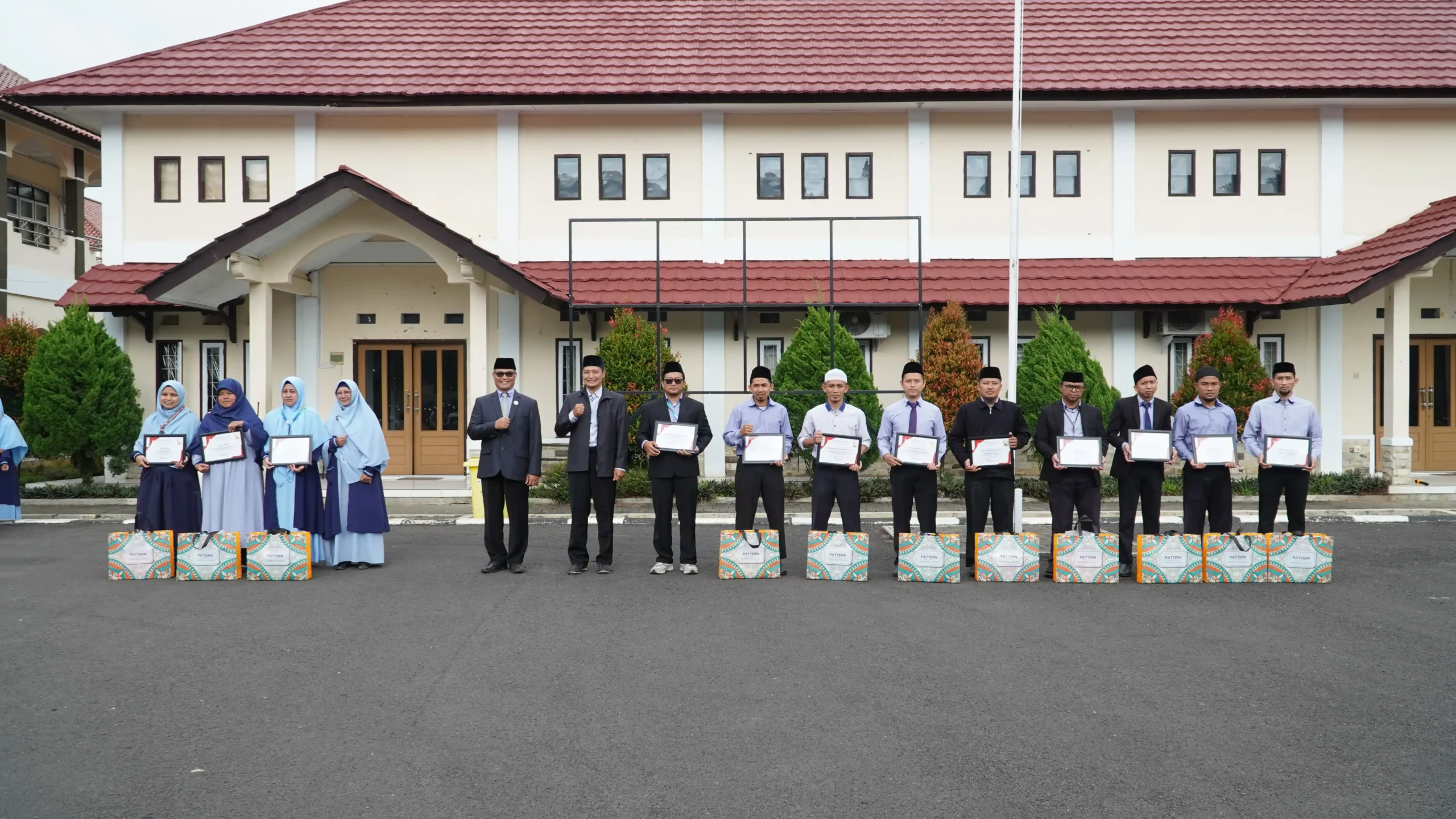 Yayasan As-Syifa Al-Khoeriyyah Gelar Apel Gabungan dan Pelantikan Struktur Baru 1 HMS02315ad scaled