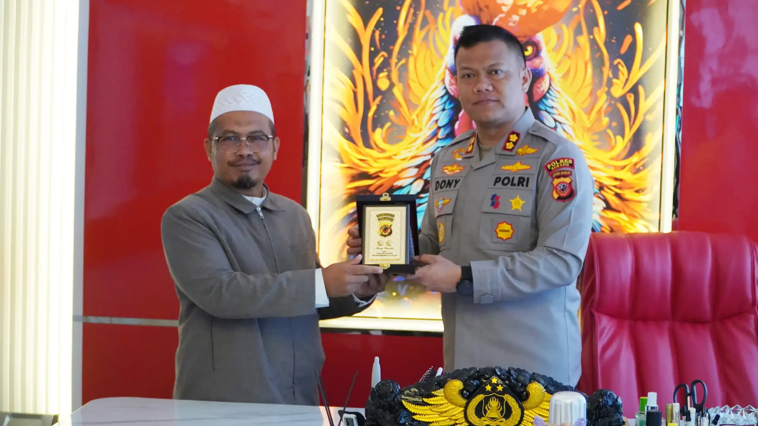 Safari Ramadhan As-Syifa ke Kapolres Subang: Perkuat Sinergi Pendidikan dan Keamanan untuk Generasi Masa Depan 2 TGH. Dr. Lalu Agus Pujiartha, MA menyampaikan bahwa kegiatan ini dalam memperkuat sinergi kelembagaan