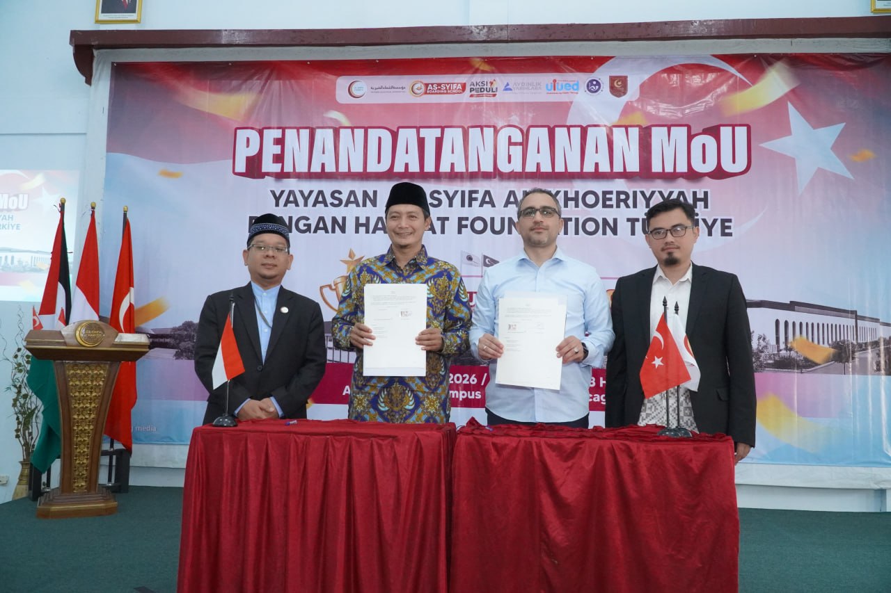 Kolaborasi As-Syifa dan Hayrat Foundation Perkuat Ekosistem Literasi Santri As-Syifa Boarding School 2 photo 2026 06 22 12 29 06