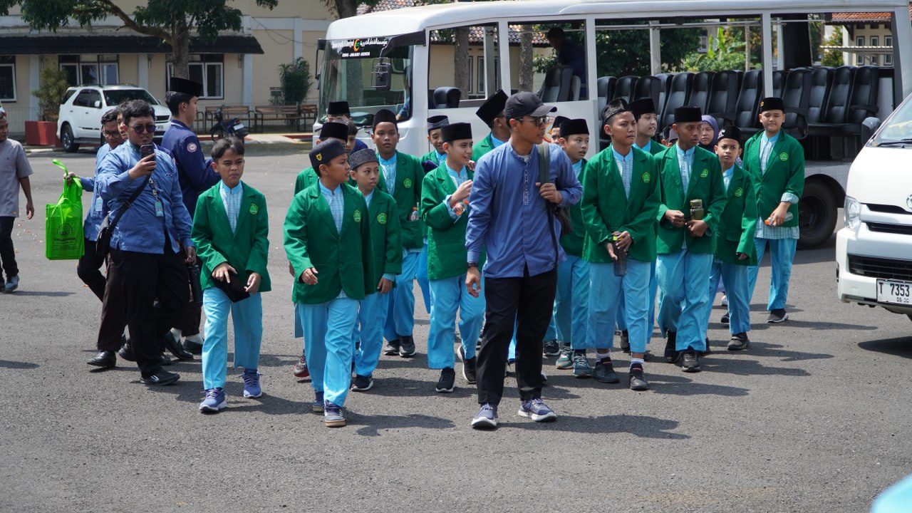 Mengenal Pendidikan Pesantren Modern, SDIT Baiturrahman Bekasi Kunjungi As-Syifa Boarding School 3 photo 2026 10 03 15 19 50